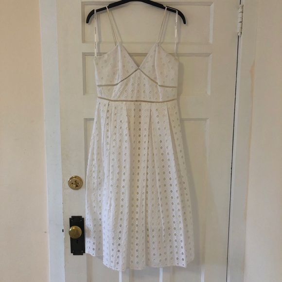 Beautiful White Eyelet dress - Picture 3 of 7